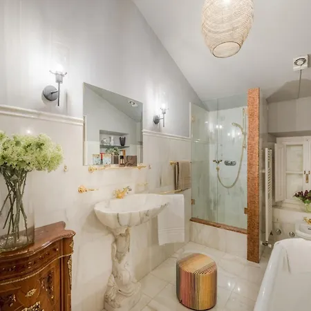 Romantic Retreat In A Restored Church Villa Lucca