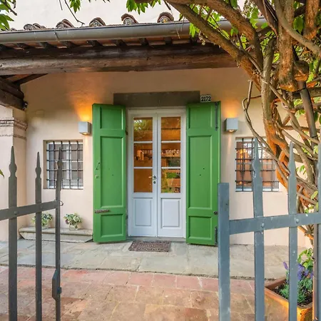 Romantic Retreat In A Restored Church Villa *