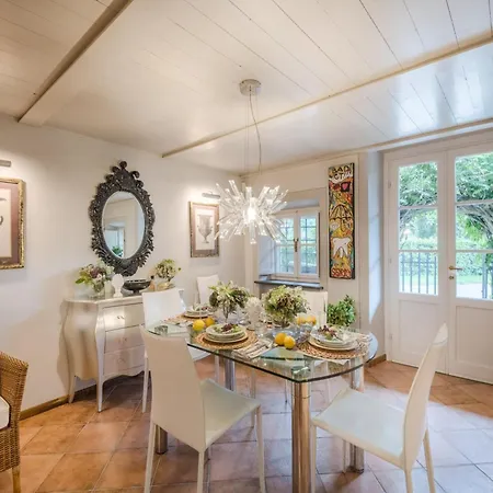 Romantic Retreat In A Restored Church Villa Lucca