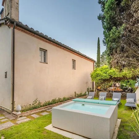Romantic Retreat In A Restored Church Villa Lucca
