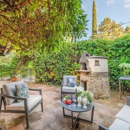 Romantic Retreat In A Restored Church Villa *